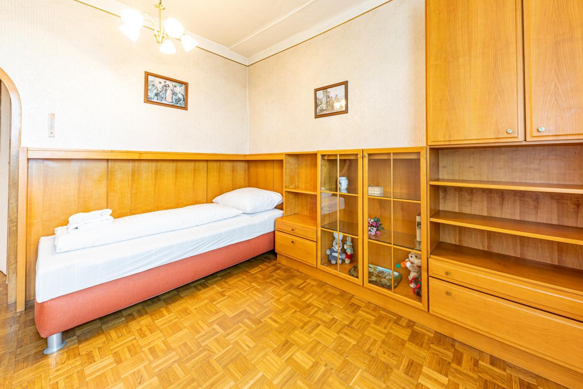 Vintage, View & Balcony By Jr Apartment *